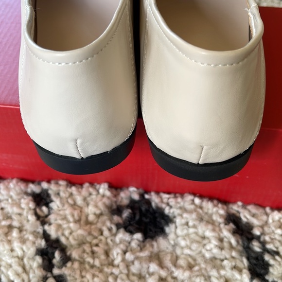 NWOT Beige Flats with buckle - Picture 4 of 7